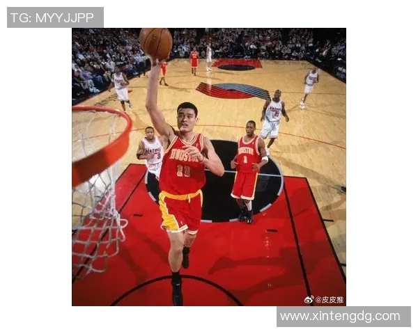 姚明在赛场上演惊天扣篮瞬间震撼全场引发球迷热烈欢呼 姚明在赛场上演惊天扣篮瞬间震撼全场引发球迷热烈欢呼
