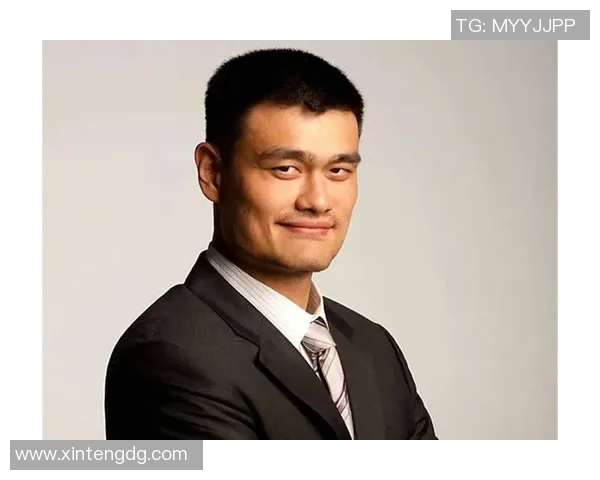 姚明标准身材的魅力与影响力探讨：篮球巨星如何塑造完美身形与职业生涯
