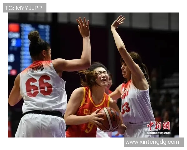 姚明现身当今篮球赛场展现风采与魅力的最新照片分享 姚明现身当今篮球赛场展现风采与魅力的最新照片分享