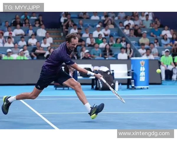 杭州网球队整体压制打法深度解析与战术优势探讨 杭州网球队整体压制打法深度解析与战术优势探讨